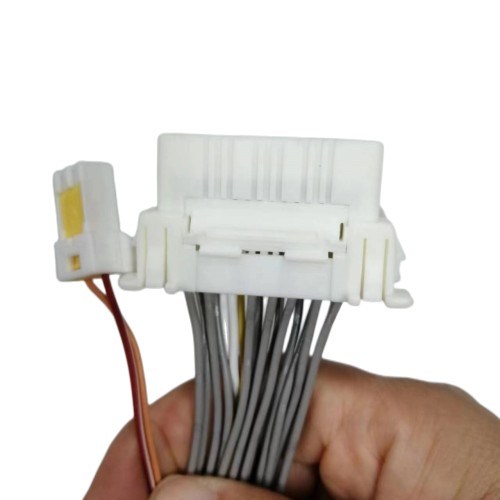 OEM Elektronische Leitung 1 bis 2 Verlängerung OBD-Kabel Einfach zu stecken Automobilverlängerung Eins Split Zwei OBD-Streifen 1